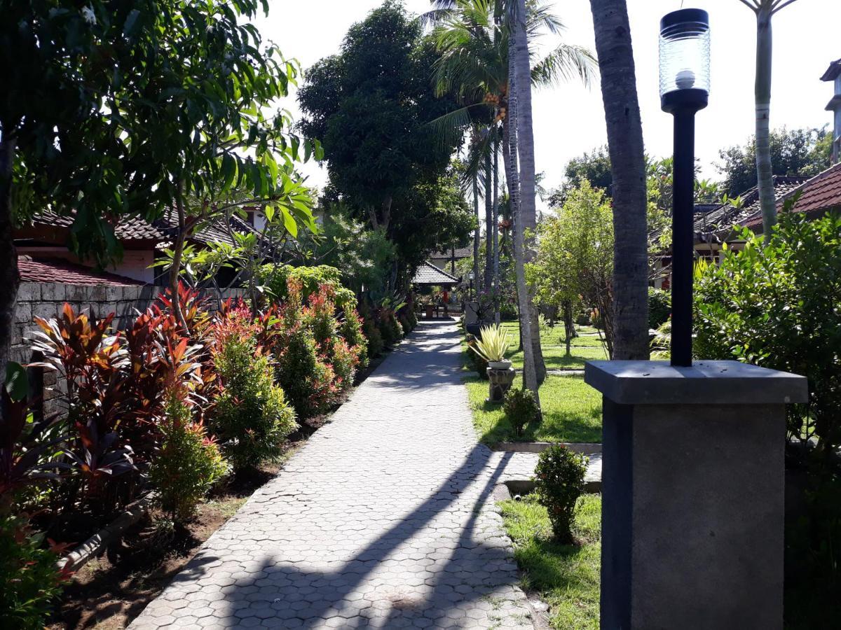 Puri Bali Hotel Lovina Exterior foto